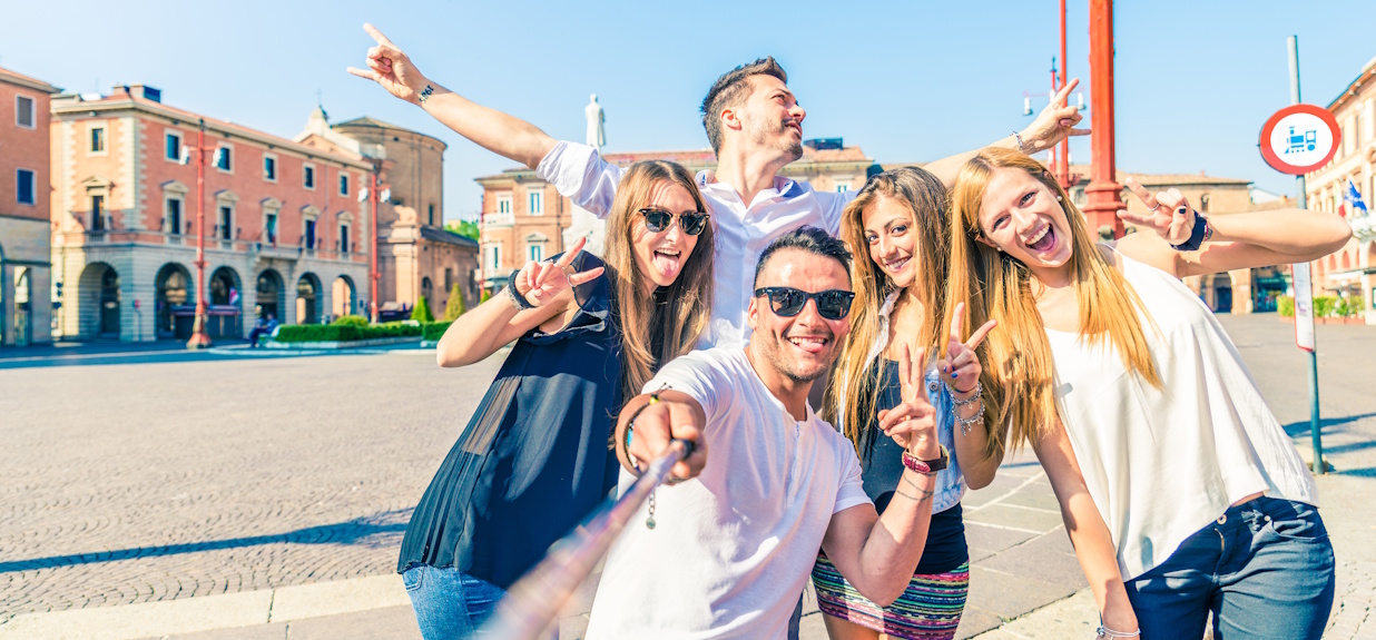 Private vs Group Walking Tours What Suits You Best?